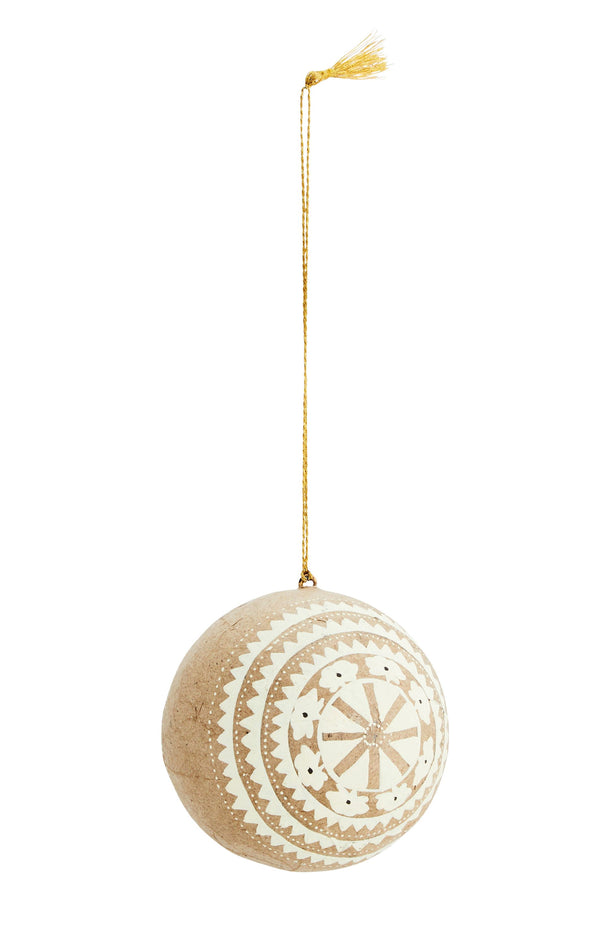 Madam Stolz Boho Dekokugel, Dekoanhänger handbemalt, natur-weiß